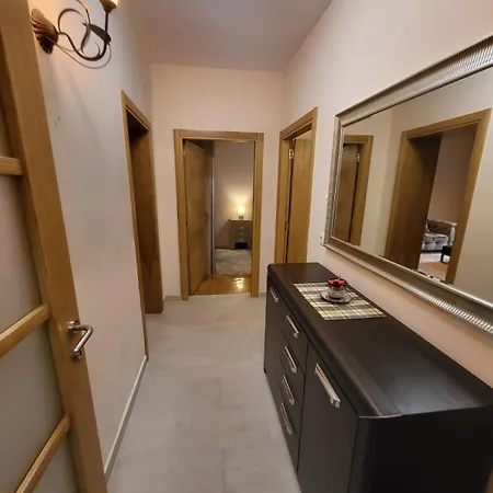 Centre Apartment *