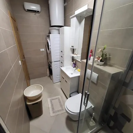 Apartment Centre *